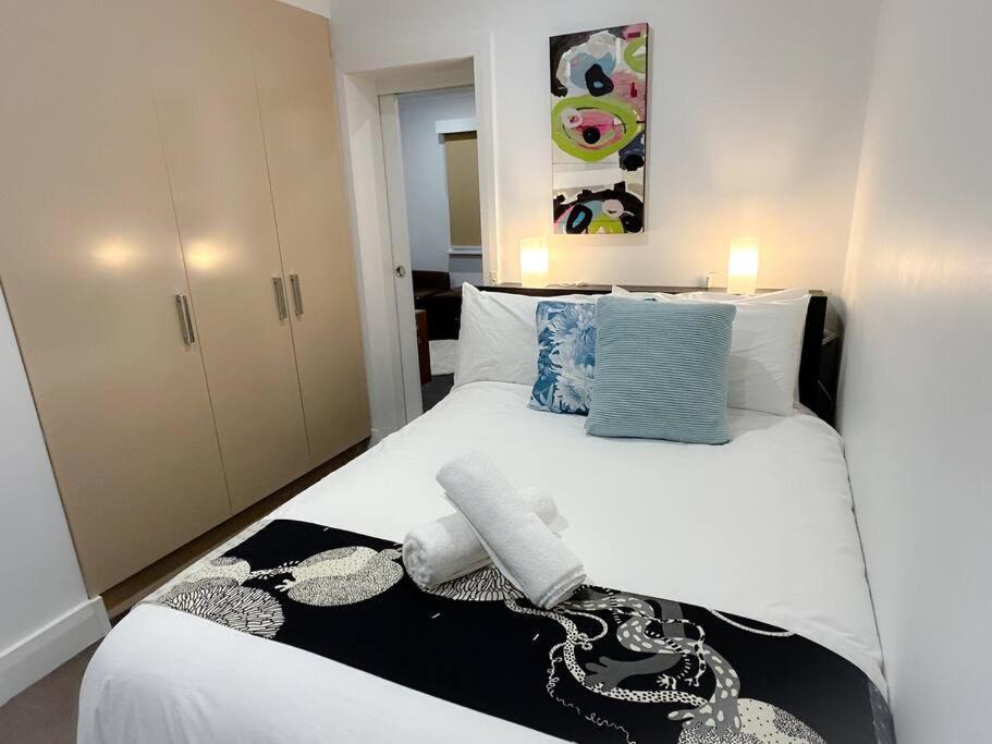 East Melbourne Unit With Courtyard Apartment Екстериор снимка