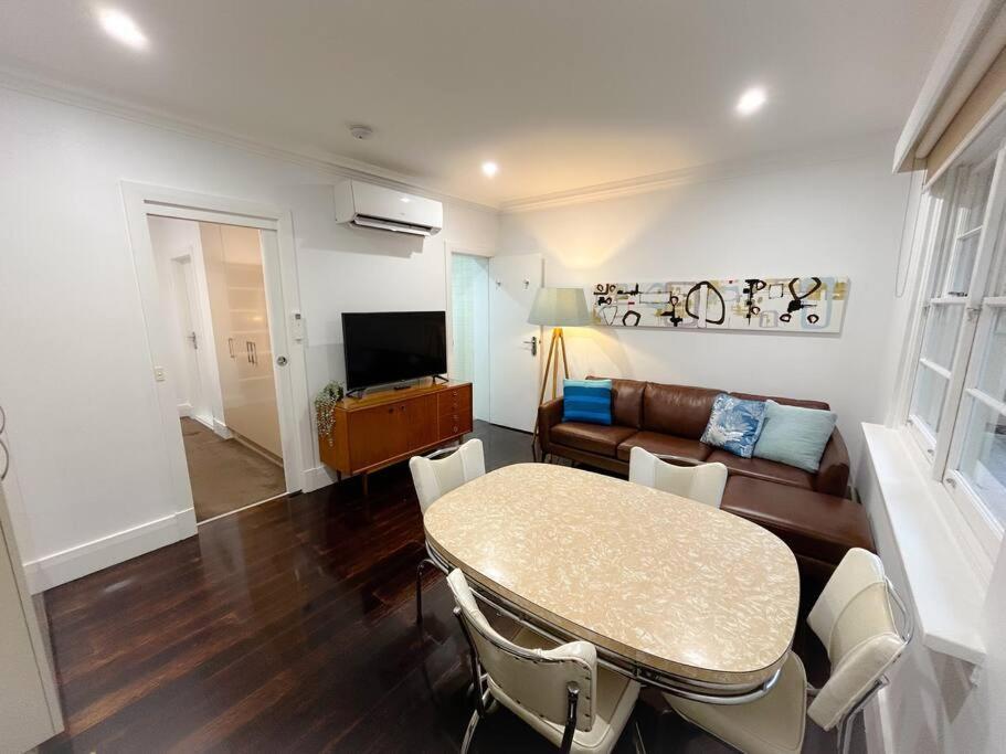 East Melbourne Unit With Courtyard Apartment Екстериор снимка
