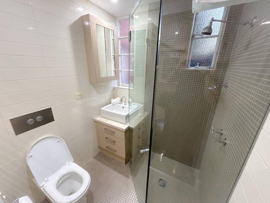 East Melbourne Unit With Courtyard Apartment Екстериор снимка